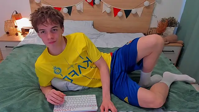 Snapshot of Fandi_777 chatting on November 20, 8:36 am Fandi 777 online show from November 20, 8:36 am