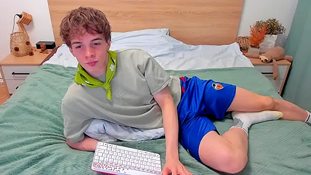 Snapshot of Fandi_777 chatting on November 30, 12:42 pm Fandi 777 online show from November 30, 12:42 pm