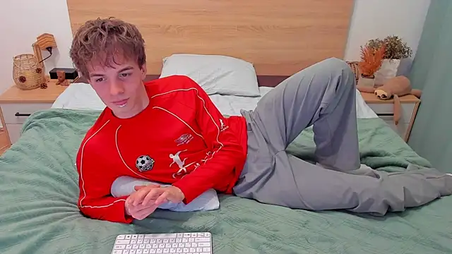 Snapshot of Fandi_777 chatting on December 1, 7:13 am Fandi 777 online show from December 1, 7:13 am