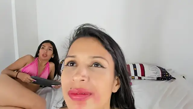 Snapshot of SweetYoungs_ chatting on February 6, 8:23 pm SweetYoungs online show from February 6, 8:23 pm