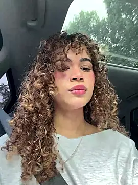 Lianh Benett online show from February 19, 2:13 pm