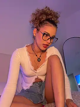 Snapshot of Lianh_Benett chatting on March 31, 4:46 am Lianh Benett online show from March 31, 4:46 am