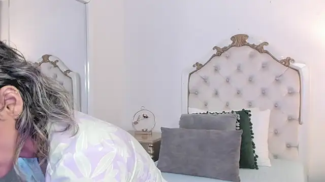 Snapshot of lexa_25_ chatting on October 20, 11:32 am lexa 25 online show from October 20, 11:32 am