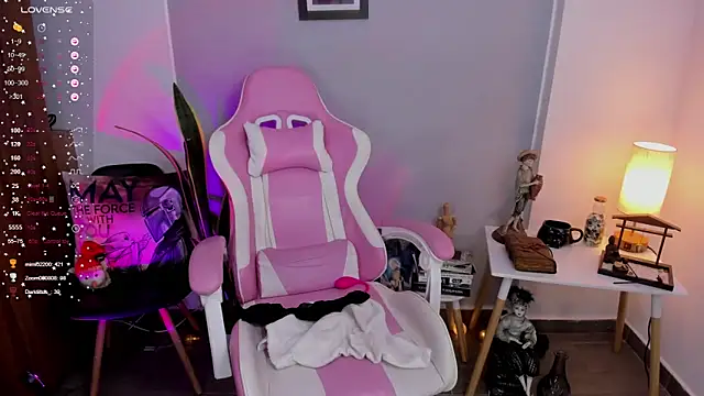 Snapshot of Tamara_m_ chatting on December 30, 10:45 pm Tamara m  online show from December 30, 10:45 pm