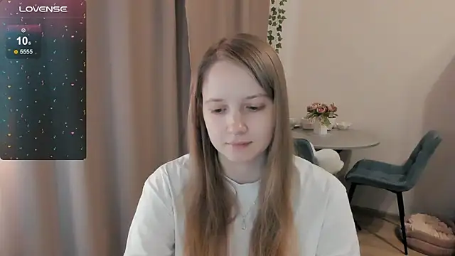 Snapshot of Alyaley chatting on April 8, 3:45 pm Alyaley online show from April 8, 3:45 pm