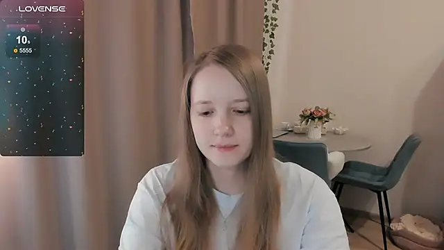 Snapshot of Alyaley chatting on April 29, 10:08 am Alyaley online show from April 29, 10:08 am