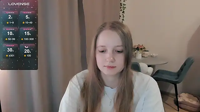 Snapshot of Alyaley chatting on June 3, 6:46 pm Alyaley online show from June 3, 6:46 pm