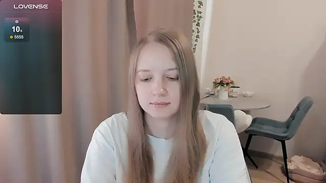 Snapshot of Alyaley chatting on June 6, 7:57 am Alyaley online show from June 6, 7:57 am