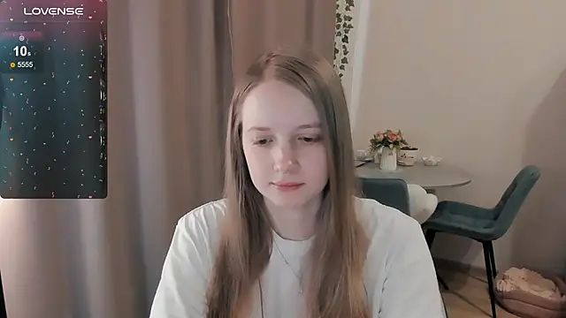 Snapshot of Alyaley chatting on June 8, 10:26 am Alyaley online show from June 8, 10:26 am