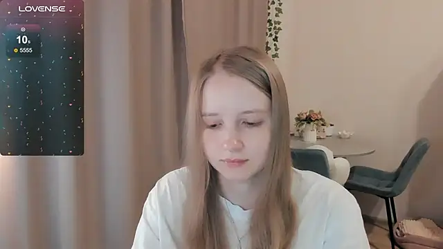Snapshot of Alyaley chatting on June 13, 5:22 pm Alyaley online show from June 13, 5:22 pm
