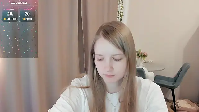 Snapshot of Alyaley chatting on July 6, 10:01 am Alyaley online show from July 6, 10:01 am