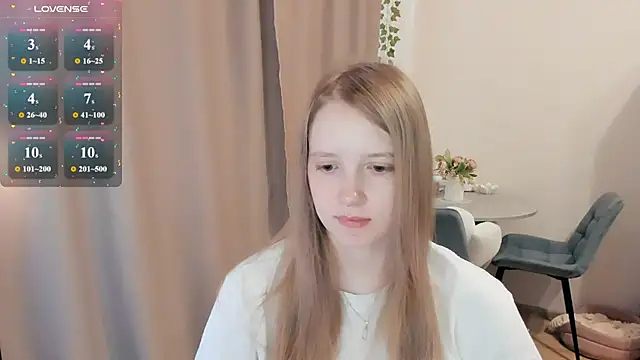 Snapshot of Alyaley chatting on July 10, 10:40 am Alyaley online show from July 10, 10:40 am