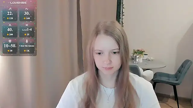 Snapshot of Alyaley chatting on July 18, 7:56 am Alyaley online show from July 18, 7:56 am