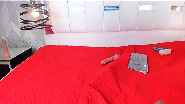 RileyThompson1 online show from February 2, 9:40 am