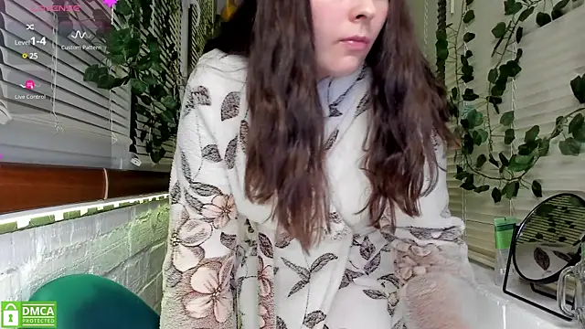 Candys booty online show from December 17, 3:50 am