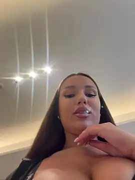 Snapshot of Syka0001 chatting on July 17, 11:28 am Syka0001 online show from July 17, 11:28 am
