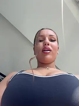 Snapshot of Syka0001 chatting on July 31, 10:47 am Syka0001 online show from July 31, 10:47 am