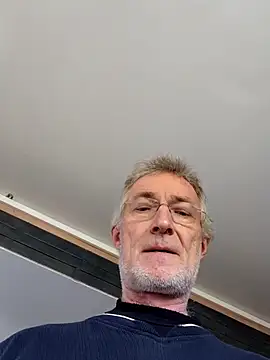 Snapshot of 60philippe chatting on March 6, 2:35 pm 60philippe online show from March 6, 2:35 pm