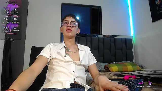 Mr daren  online show from January 25, 8:10 pm