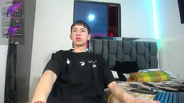 Mr daren  online show from February 3, 5:46 pm