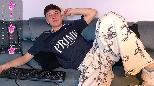 Mr daren  online show from November 3, 6:09 pm