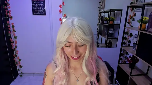 LilithCooperr  online show from November 27, 10:45 pm