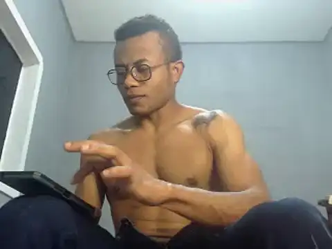 Snapshot of grandominantex1 chatting on December 24, 10:17 pm grandominantex1 online show from December 24, 10:17 pm