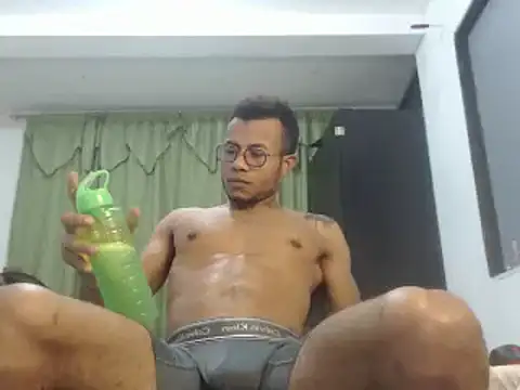 Snapshot of grandominantex1 chatting on February 16, 2:09 am grandominantex1 online show from February 16, 2:09 am