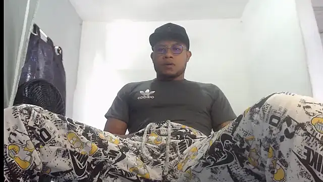 Snapshot of grandominantex1 chatting on October 18, 7:47 pm grandominantex1 online show from October 18, 7:47 pm