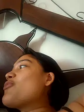 Snapshot of littlemelii chatting on January 10, 8:32 pm littlemelii online show from January 10, 8:32 pm