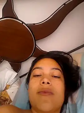 Snapshot of littlemelii chatting on February 13, 6:59 pm littlemelii online show from February 13, 6:59 pm