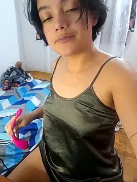 littlemelii online show from April 22, 11:01 am