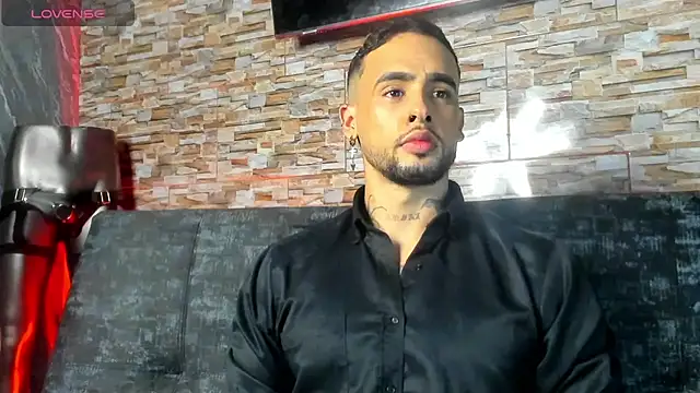 Snapshot of Seth_Owner chatting on June 17, 1:52 am Seth Owner online show from June 17, 1:52 am