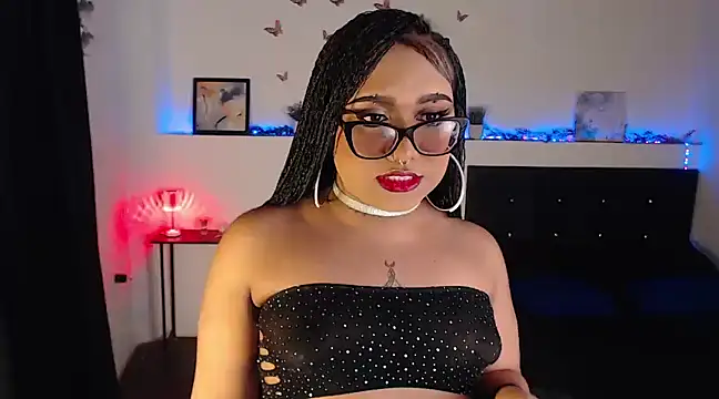 Snapshot of LiaScarlett chatting on February 9, 5:29 am LiaScarlett online show from February 9, 5:29 am