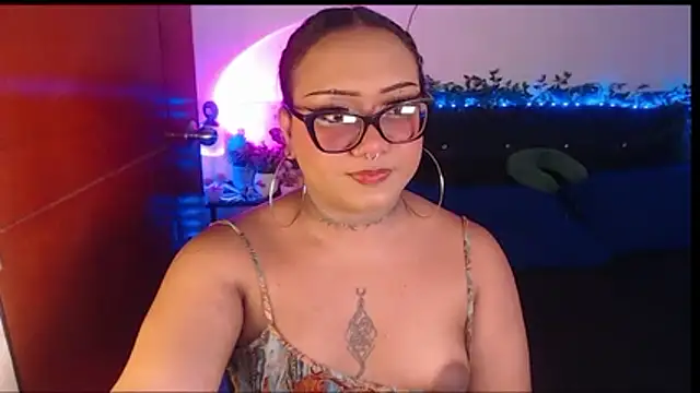LiaScarlett online show from June 17, 1:30 am