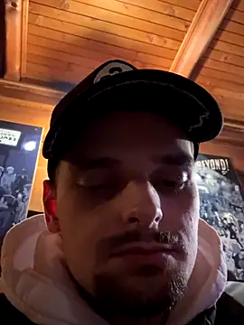 Snapshot of radoslavsumanofficial chatting on November 22, 1:37 am radoslavsumanofficial online show from November 22, 1:37 am