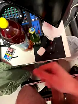 Snapshot of radoslavsumanofficial chatting on December 2, 2:56 pm radoslavsumanofficial online show from December 2, 2:56 pm