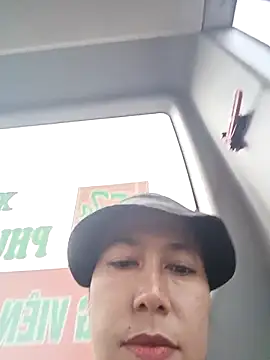 Snapshot of 2HotAsain4u chatting on December 23, 12:52 am 2HotAsain4u online show from December 23, 12:52 am