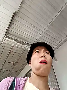 Snapshot of 2HotAsain4u chatting on February 8, 6:28 am 2HotAsain4u online show from February 8, 6:28 am