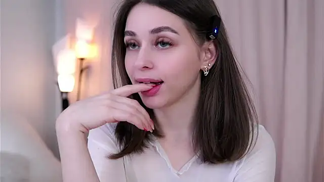 EstherMitchel online show from December 15, 4:07 am