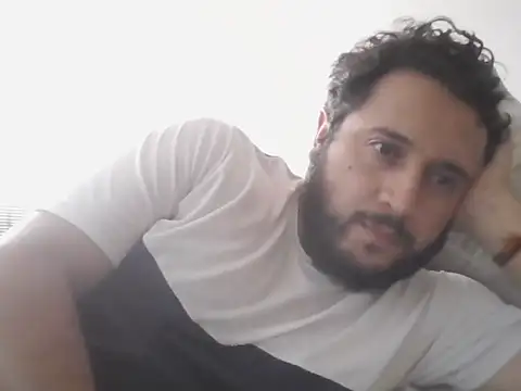 Snapshot of CrisFdo chatting on March 8, 9:18 pm CrisFdo online show from March 8, 9:18 pm