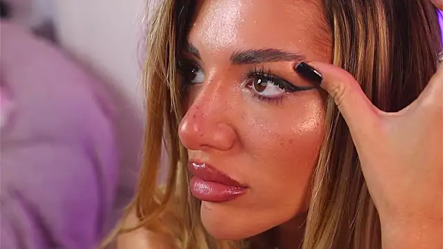 ClaraHazel online show from November 14, 5:06 am