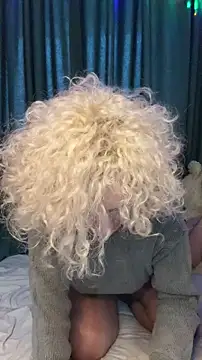 MrMrsRight online show from December 17, 6:56 am