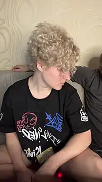 MrMrsRight online show from March 12, 7:06 pm