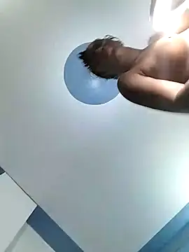 Snapshot of Winnie_- chatting on December 5, 1:03 am Winnie - online show from December 5, 1:03 am