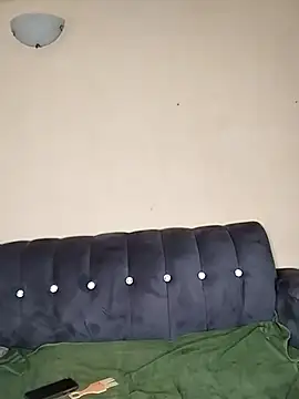 Snapshot of Winnie_- chatting on February 9, 8:54 am Winnie - online show from February 9, 8:54 am