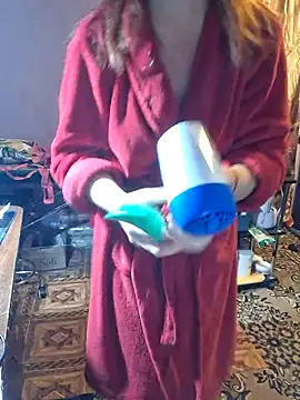 Snapshot of _Kitti_ chatting on October 24, 3:03 am Kitti online show from October 24, 3:03 am