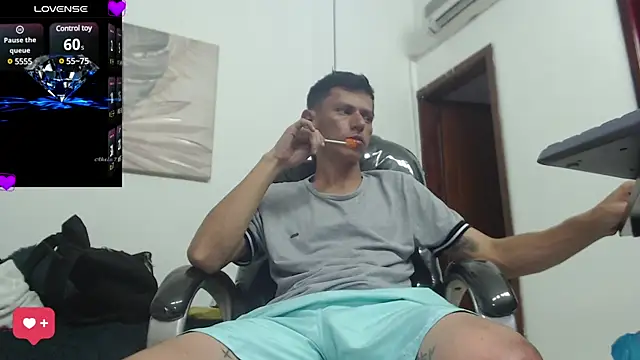 Snapshot of andy_dwels777 chatting on January 11, 12:50 pm andy dwels777 online show from January 11, 12:50 pm