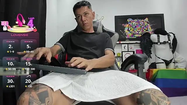 Snapshot of andy_dwels777 chatting on September 13, 9:47 pm andy dwels777 online show from September 13, 9:47 pm