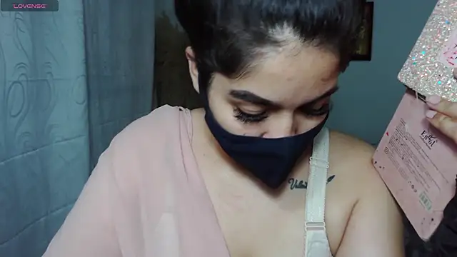 Snapshot of umarany chatting on October 3, 12:57 pm umarany online show from October 3, 12:57 pm